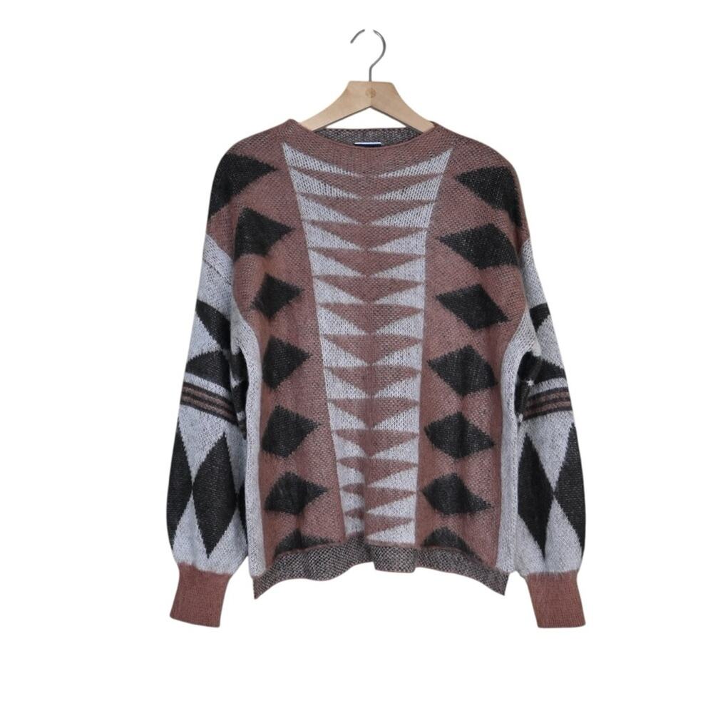 Daytrip Women's S Aztec Print Sweater